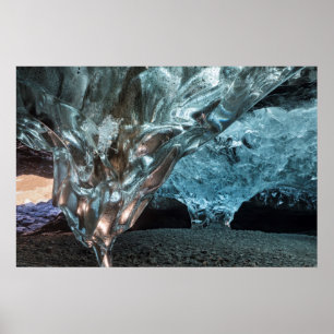 Eis Stalactite in einer Eishöhle Poster