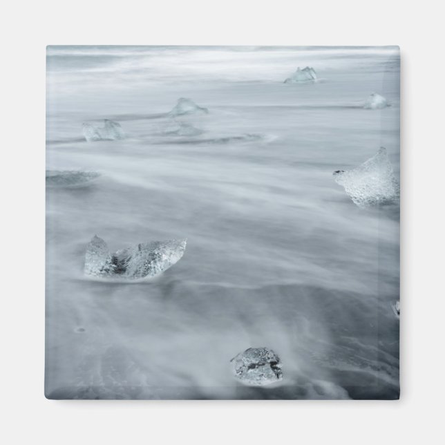 Eis und Wasser am Strand, in der Eiswelt Magnet (Vorne)