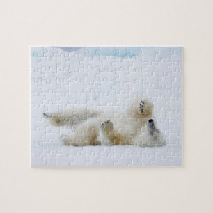 Eisbär rollt im Schnee, Norwegen Puzzle