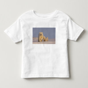 Eisbär, Ursus maritimus, Bärin mit Neugeborenen Kleinkind T-shirt