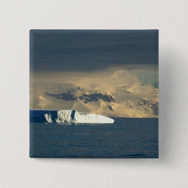 Eisberg am Anfang der Drake-Passage direkt Button (Vorderseite)