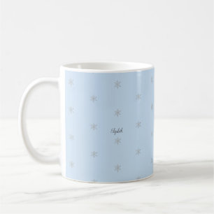 Eisblaue Schneeflocken-Muster personalisiert Kaffeetasse