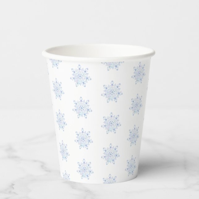 Eisblauer Schneeflocken Pappbecher (Vorderseite)