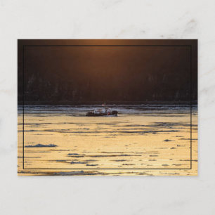 Eisbrecher bei Sonnenuntergang Postkarte