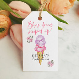 Eiscreme, die ihr zu Füßen aufgetragen wurde Geschenkanhänger