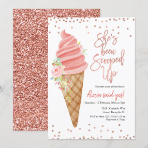 Eiscreme, die sie mit Brautparty-Einladung geschos Einladung