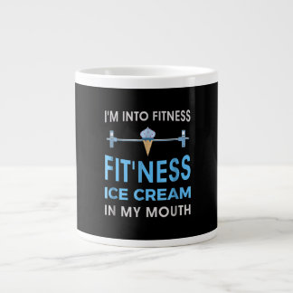 Eiscreme Feinschmecker Ness Gym gibt Männern Fraue Jumbo-Tasse