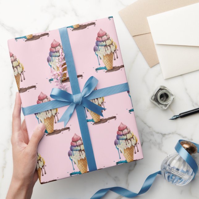 Eiscreme-Kone auf rosa Geschenkpapier (Schenken)