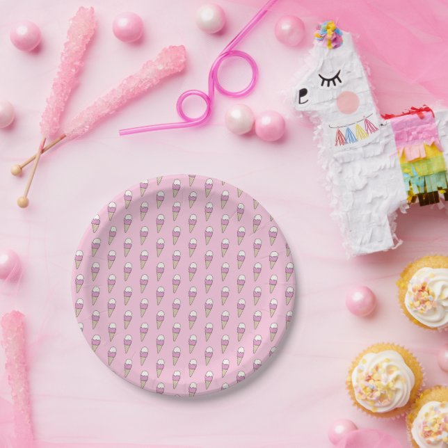 Eiscreme mit Sprinklen Modernes Niedliches Geschen Pappteller (Party)