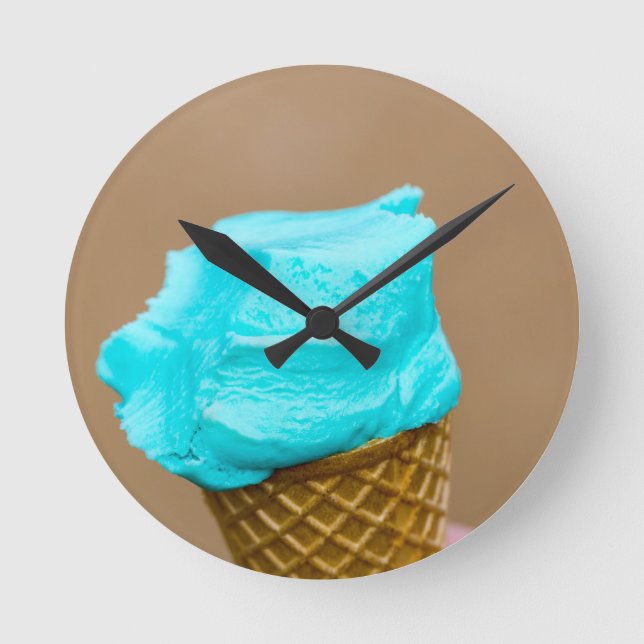 Eiscreme mit Waffelmakro Runde Wanduhr (Vorderseite)