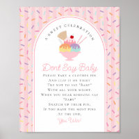Eiscreme Sundae mit Baby Dont Say Baby gesprinklt