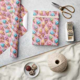 Eiscremekons auf rosa geschenkpapier