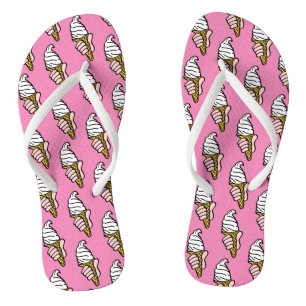 Eiscremes auf einem Paar Flip Flops