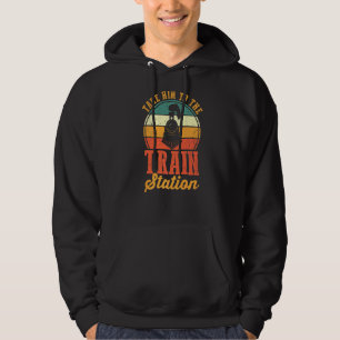 Eisenbahnlokomotive bringt ihn zum Bahnhof Hoodie