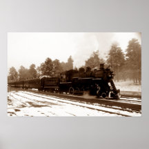Eisenbahnlokomotive in schneebedeckter Winterlands