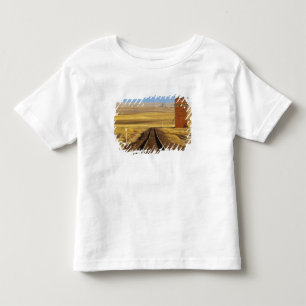 Eisenbahnschienen führen zum alten Getreidespeiche Kleinkind T-shirt