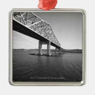 Eisenbrücke B&W Silbernes Ornament