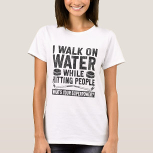 Eishockey Vintage Ich laufe auf Wasser während ich T-Shirt