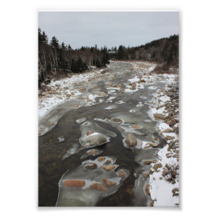 Eisiger Abdruck im Fluss Fotodruck