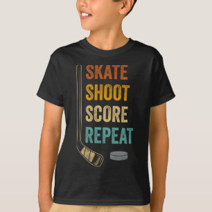 Eislauf Schießen Score Wiederholen Fett Eishockey T-Shirt