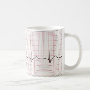 EKG Herzschlag auf Zeichenpapier mit Kaffeetasse