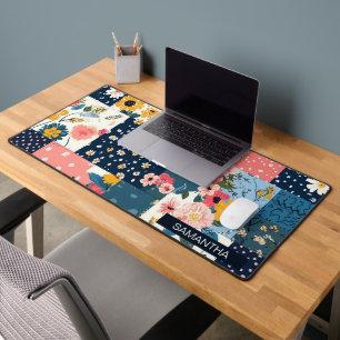 Eklektisches Korallenblau Cottage Blumen-Patchwork Schreibtischunterlage