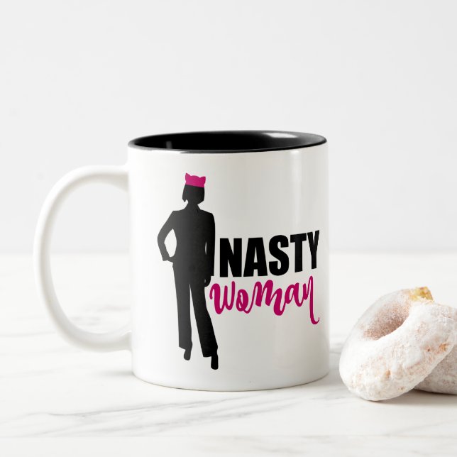Eklige weibliche Silhouette und rosa Pussy Katzenh Zweifarbige Tasse (Mit Donut)