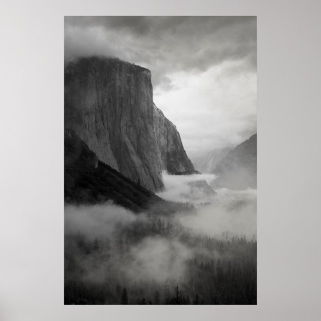 El Capitan mit wirbelndem Nebel Poster (Vorne)