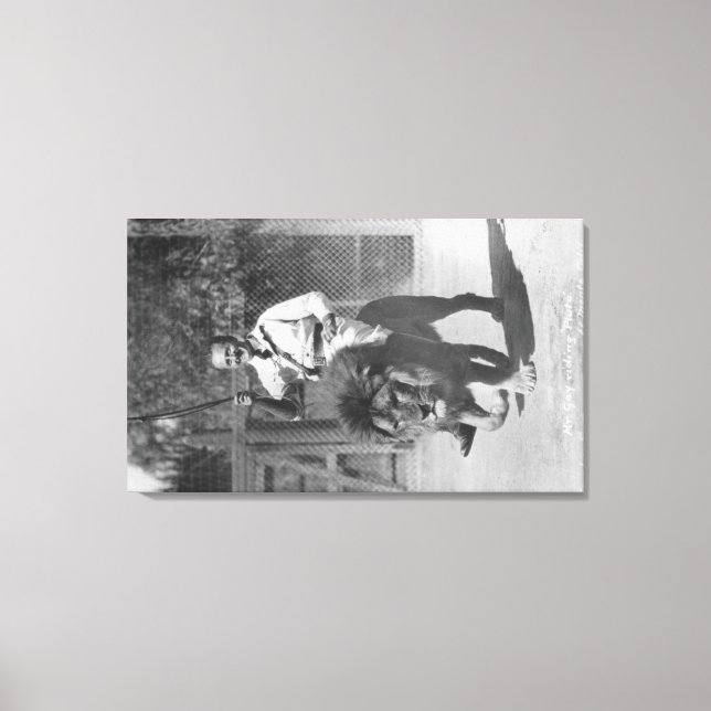 El Monte, CA Gays Löwenfarm - Herr Gay reitet Leinwanddruck (Vorderseite)