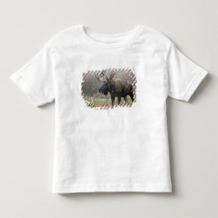 Elchbulle im Schneesturm mit Espen Kleinkind T-shirt