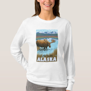 Elche, die in See - Dawson, Alaska trinken T-Shirt