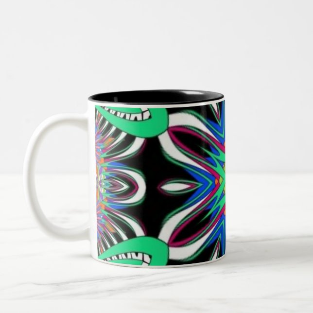Electric Bloom Mandala Zweifarbige Tasse (Links)