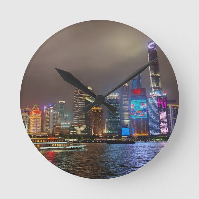 Electric Dreams - Futuristic Shanghai Skyline, A C Runde Wanduhr (Vorderseite)