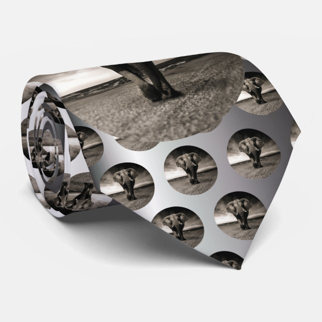 Elefant auf der Flucht Krawatte (Gerollt)