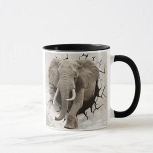 Elefant, der durch die Mauer bricht Tasse