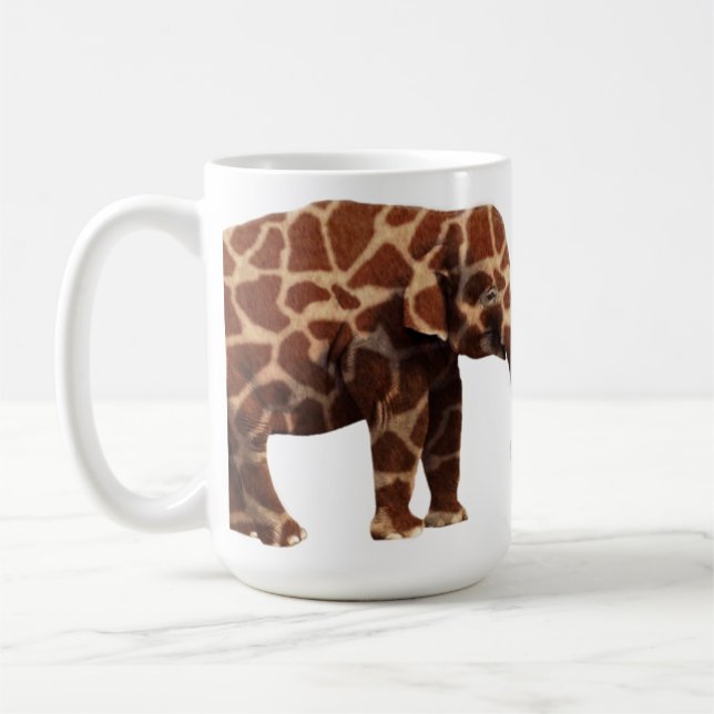 Elefant, der sein eine Giraffe denkt Tasse (Links)