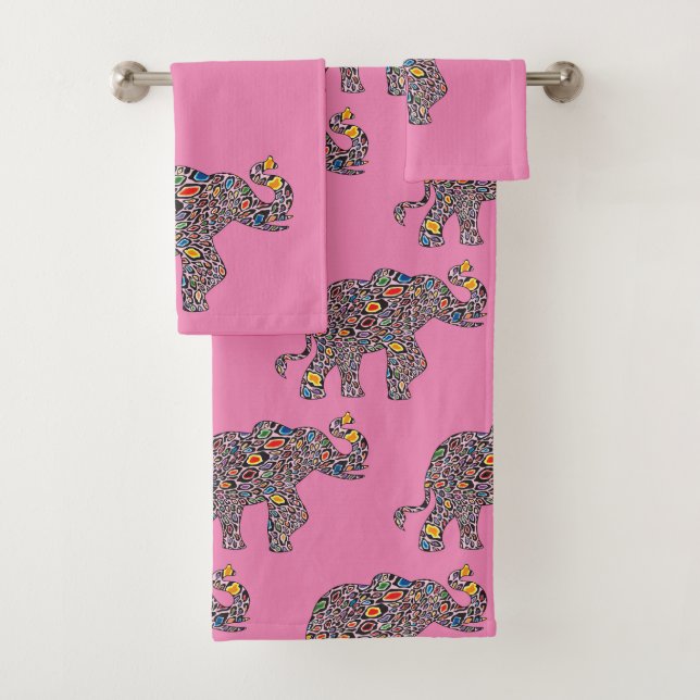 Elefant in einem psychedelischen Geparden Badhandtuch Set (Insitu)