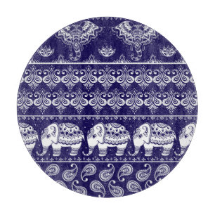 Elefant, Paisley: Stammesmuster im Vintage-Stil. Schneidebrett