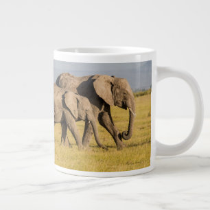 Elefantenfamilienwandern Jumbo-Tasse