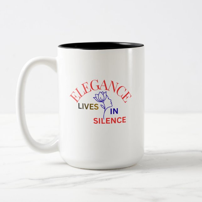 Elegance Lives in Silence Minimalist Typography Zweifarbige Tasse (Links)