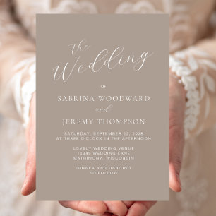 Elegane moderne Kalligrafie-Taupe-Hochzeit Einladung