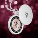 Elegant 30. 46. Geburtstag der Perle Medaillon<br><div class="desc">Feiern Sie den 30. oder 46. Hochzeitstag mit diesem Gedenktag! Elegante Schwarz-Weiß-Schriften auf einem perlenbestickten, perlmuttfarbenen Hintergrund verleihen diesem besondere Anlass eine unvergessliche Touch und einen außergewöhnlichen Meilenstein. Passen Sie sich mit den Initialen des Paares, einer besonderen Nachricht und den Terminen für ihren Perlenjubiläum an. Design © W.H. Sim. Weitere...</div>