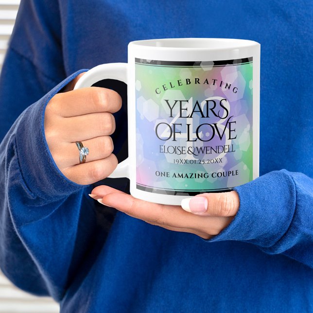 Elegant 43. Opal Hochzeitstag Jumbo-Tasse (43rd wedding anniversary jumbo mug held by woman sporting a wedding ring and blue sweatshirt.)