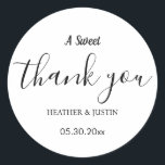 Elegant A Sweet Danke Gastgeschenk Hochzeit Runder Aufkleber<br><div class="desc">Elegant A Sweet Dankeschön Gastgeschenk Hochzeit Classic Round Sticker Elegant A Sweet Dankeschön Gastgeschenk Hochzeit Stickers Hochzeitsaufkleber für Favoriten,  ein Dankeschön-Aufkleber,  Gastgeschenk Aufkleber,  Hochzeitskartentetiketten,  Liebesetiketten,  Gastgeschenk Hochzeit-Aufkleber,  elegant, danke Ihnen Aufkleber, Schwarz-Weiß</div>