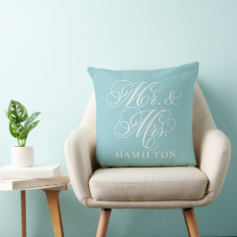 Elegant Aqua Mr. und Mrs. Script Custom Monogram Kissen