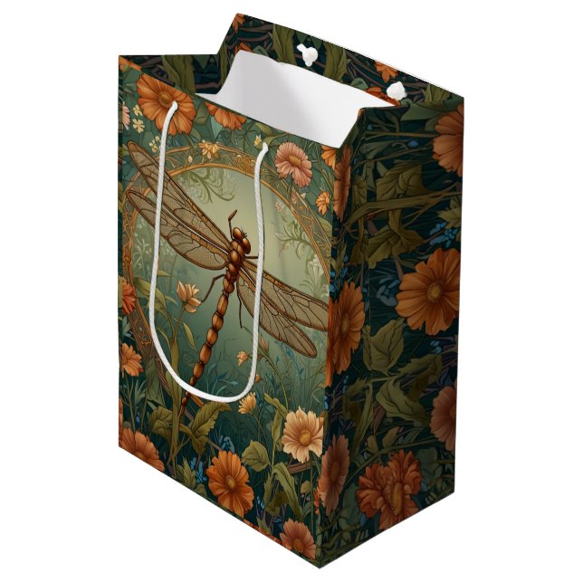 Elegant Art Nouveau Spring green Dragonfly Mittlere Geschenktüte (Vorderseite Schrägansicht)