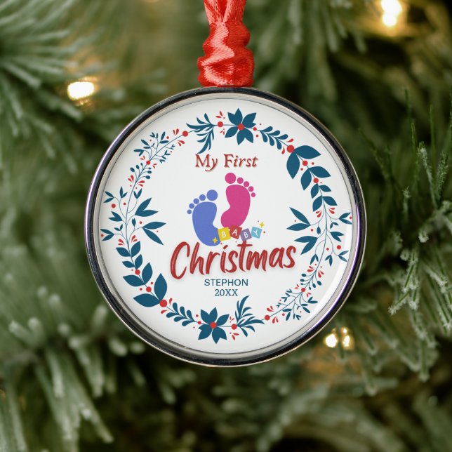 Elegant Baby's First Christmas mit Namen Ornament Aus Metall (Baum)