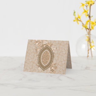 Elegant Beige florale Medallion geklappte Begrüßun Karte