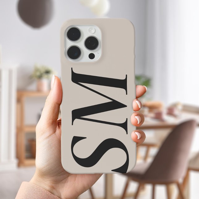 Elegant Black Beige Bold Initial Monogram Case-Mate iPhone Hülle (Von Creator hochgeladen)