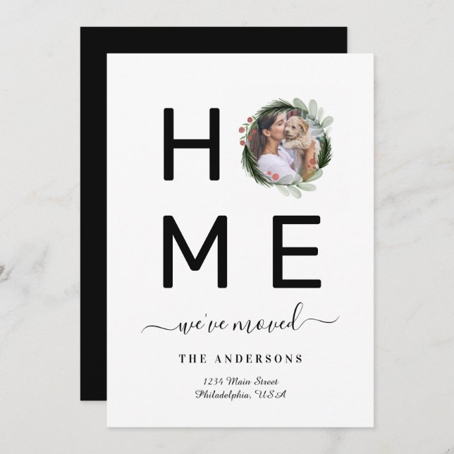 Elegant Black We Moved Christmas Foto Kranz Ankündigung (Vorne/Hinten)